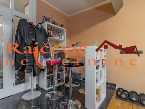 Sale, four bedroom apartment, 202m², Savski Venac, Beograd - image 3