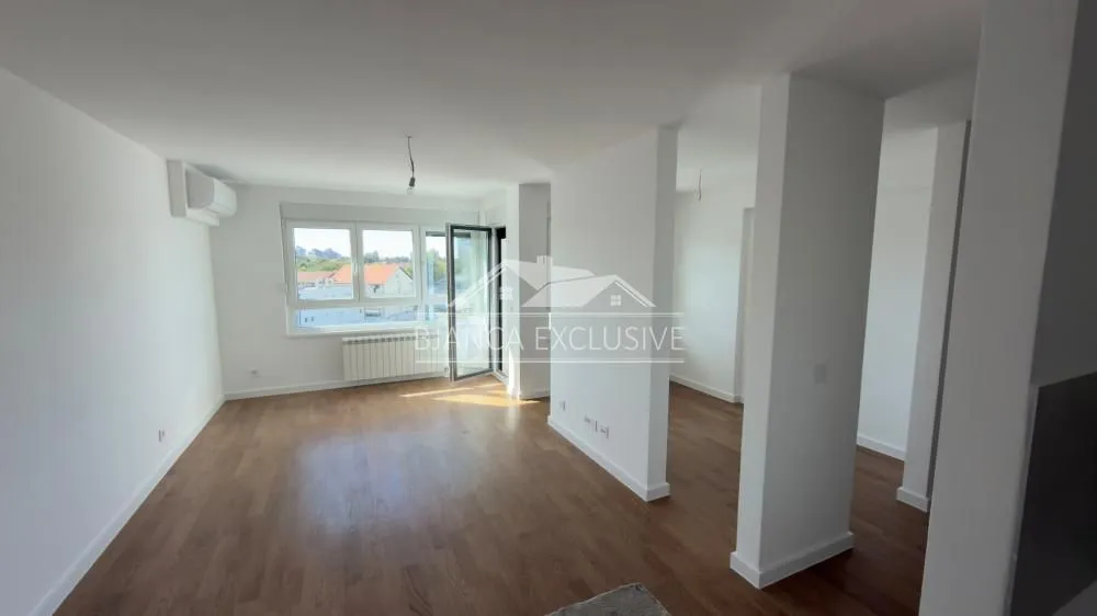 Prodaja, trosoban stan, 66m², Zemun Gornji Grad, Zemun Sve Podlokacije
