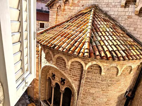 Sale, apartment, 72m², Kotor, Crna Gora - image 1