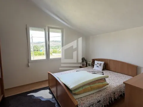 Prodaja, kuća, 187m², Zlatica, Podgorica - image 13