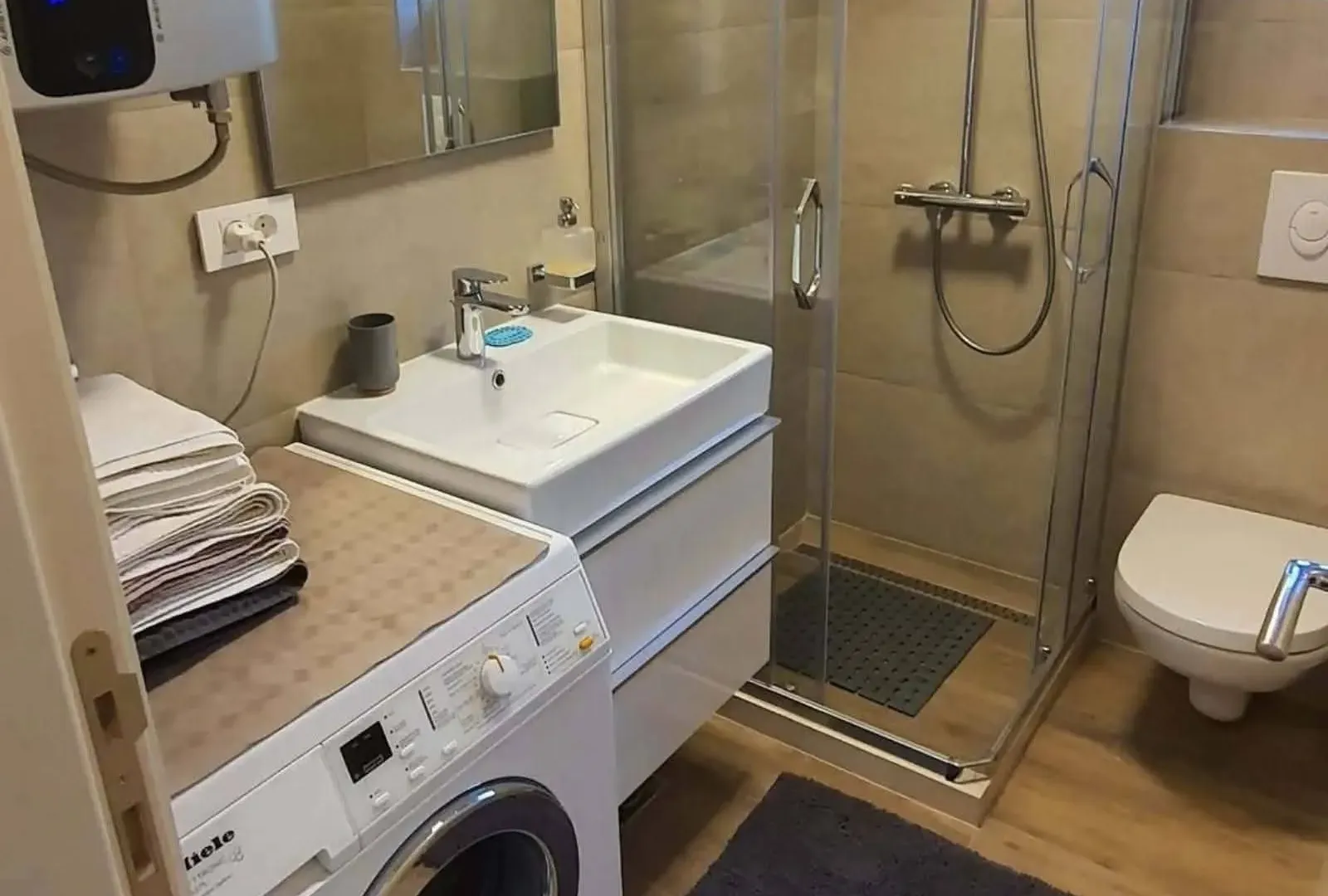 Rent, one bedroom apartment, 46m², Tivat, Crna Gora
