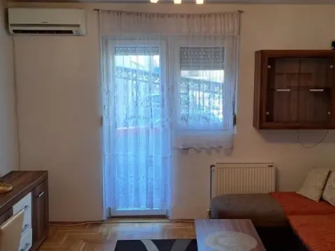 Izdavanje, trosoban stan, 60m², Nova Detelinara, Novi Sad Sve Podlokacije - image 2