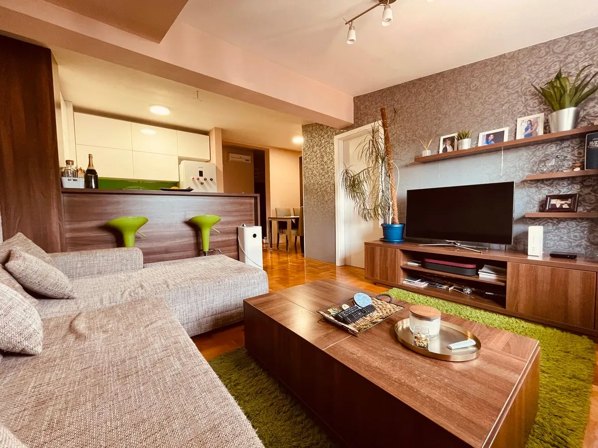 Prodaja, trosoban stan, 58m², Uciteljsko Naselje, Zvezdara Sve Podlokacije