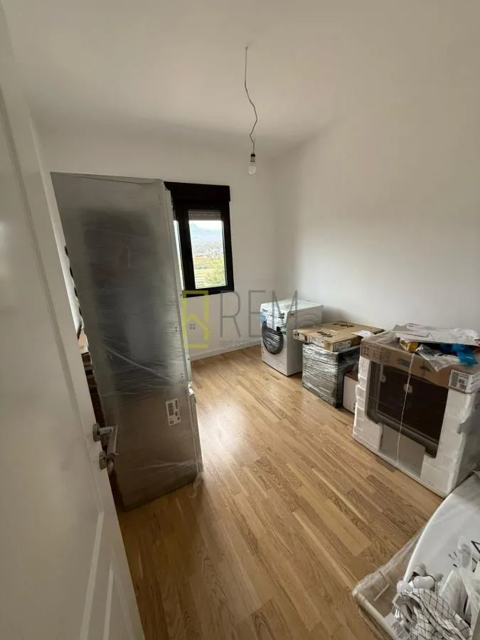 Prodaja, trosoban stan, 90m², Zagorič, Podgorica