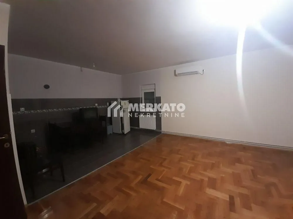 Prodaja, kuća, 369m², Centar, Zrenjanin