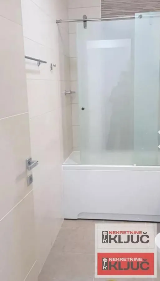 Izdavanje, jednosoban stan, 46m², Bulevar Oslobodjenja, Novi Sad Sve Podlokacije