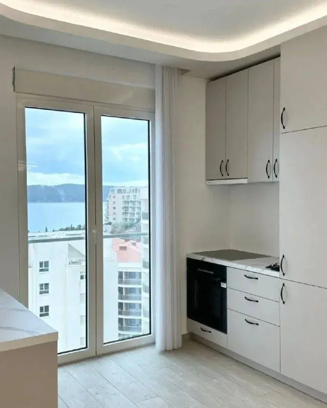 Sale, two bedroom apartment, 75m², Bečići, Budva