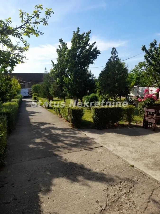 Prodaja, kuća, 875m², Kać, Novi Sad Sve Podlokacije
