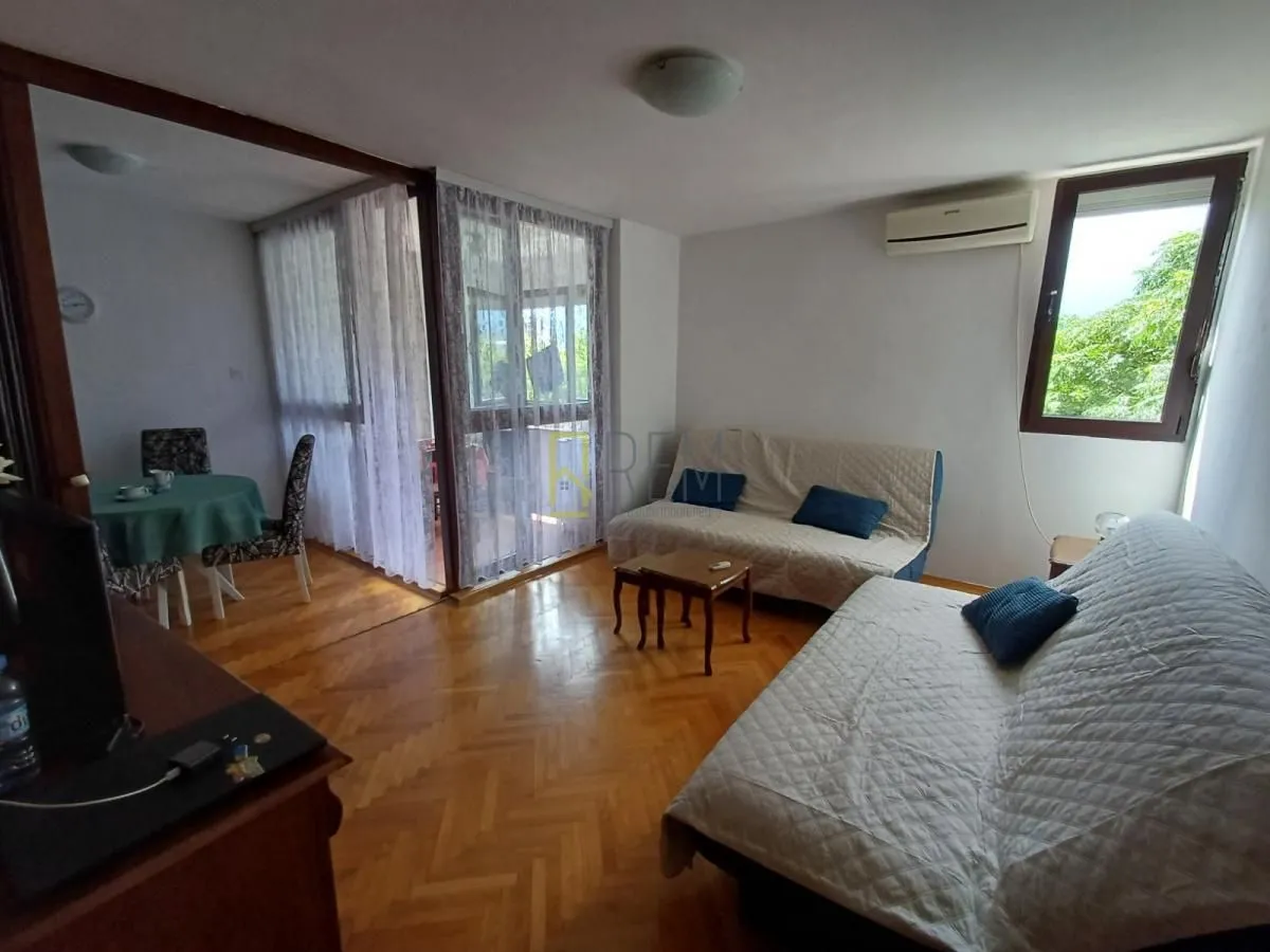 Rent, one bedroom apartment, 33m², Blok 5, Podgorica