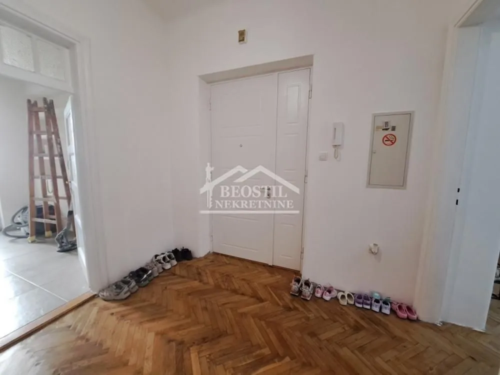Sale, two bedroom apartment, 61m², Stari Grad, Beograd