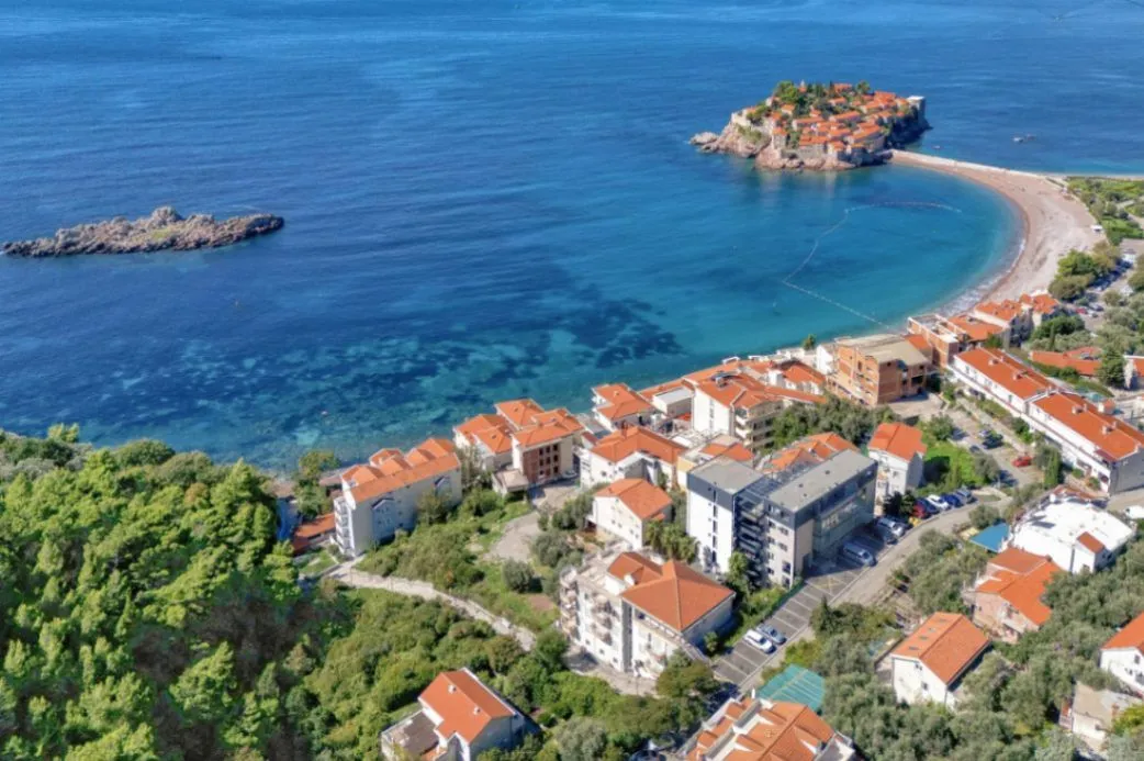 Sale, three bedroom apartment, 146m², Sveti Stefan, Budva