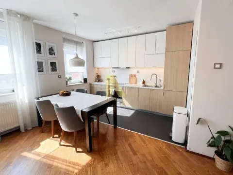 Prodaja, četvorosoban stan, 102m², Cara Dušana, Novi Sad Sve Podlokacije - image 3