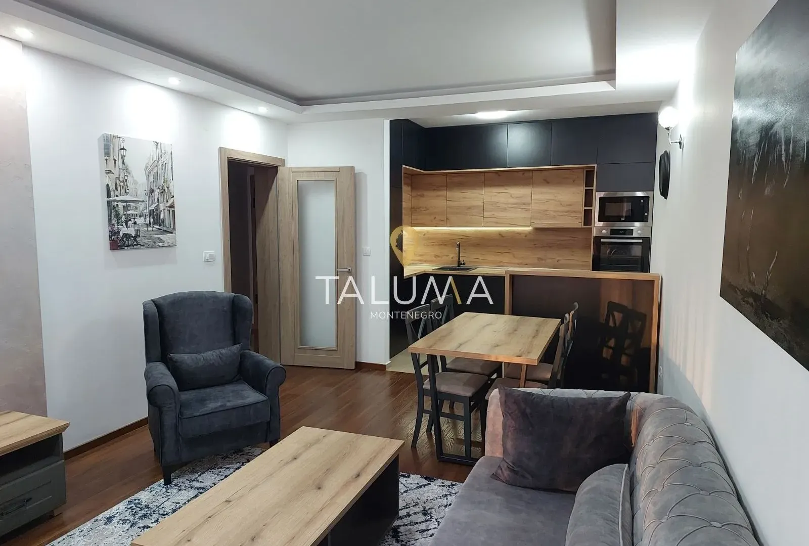 Izdavanje, dvosoban stan, 77m², City Kvart, Podgorica