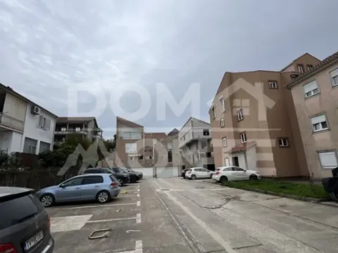 Izdavanje, dvosoban stan, 52m², Kalimanj, Tivat - image 7