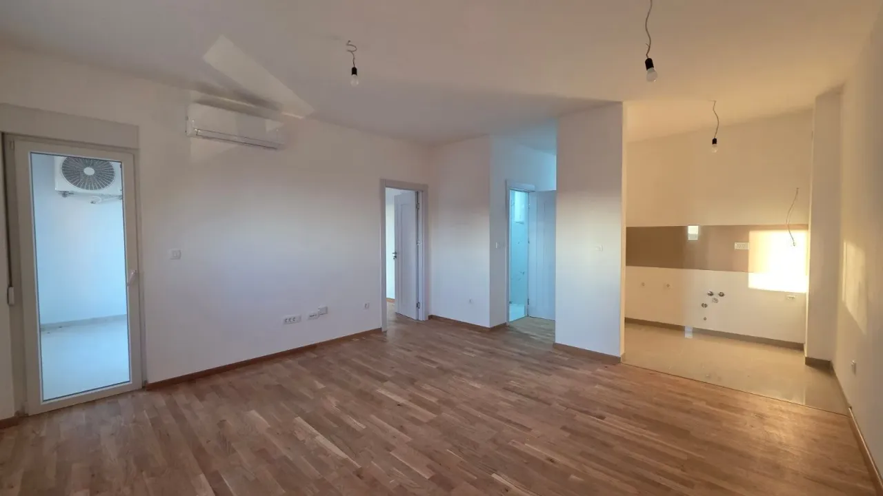 Sale, two bedroom apartment, 58m², Bečići, Budva