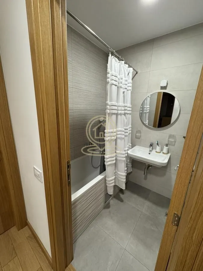 Izdavanje, dvosoban stan, 58m², Centar, Novi Sad
