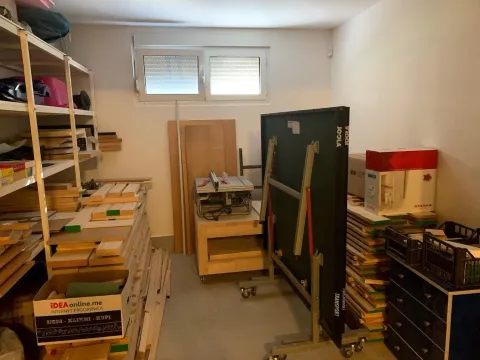 Izdavanje, kuća, 240m², Donja Gorica, Podgorica - image 33