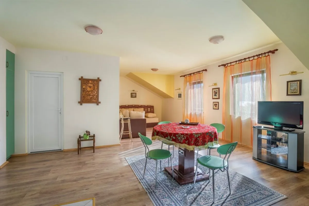 Prodaja, kuća, 250m², Kostanjica, Kotor