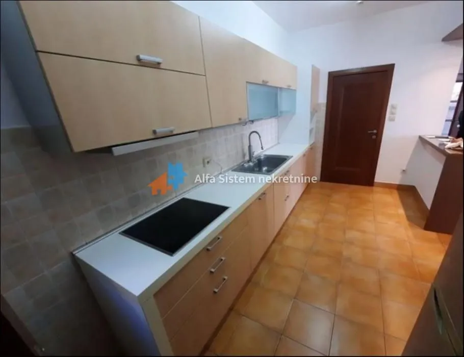 Izdavanje, stan, 172m², Vračar Sve Podlokacije, Beograd