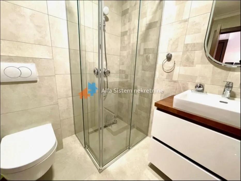 Izdavanje, trosoban stan, 80m², Čubura, Beograd