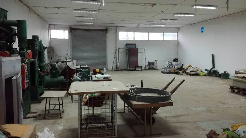 Sale, office space, 251m², Mladenovac, Beograd