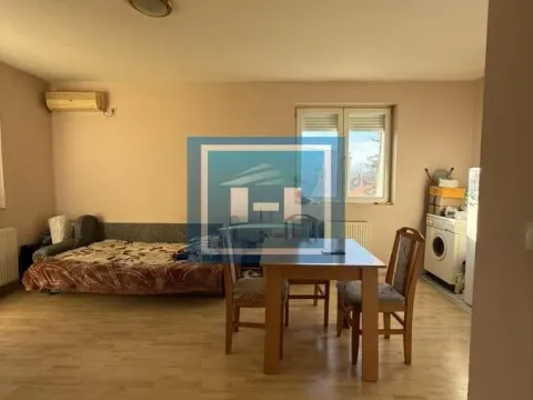 Izdavanje, dvosoban stan, 53m², Centar, Ćuprija - image 2