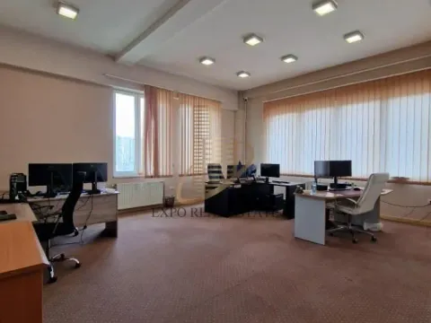 Izdavanje, poslovni prostor, 690m², Novo naselje, Novi Sad - image 9