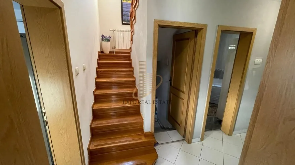 Sale, house, 355m², Djurinci, Sopot