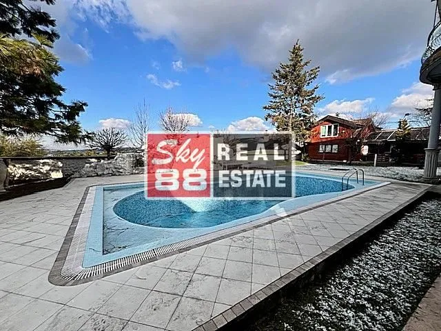 Sale, house, 380m², Voždovac Sve Podlokacije, Beograd