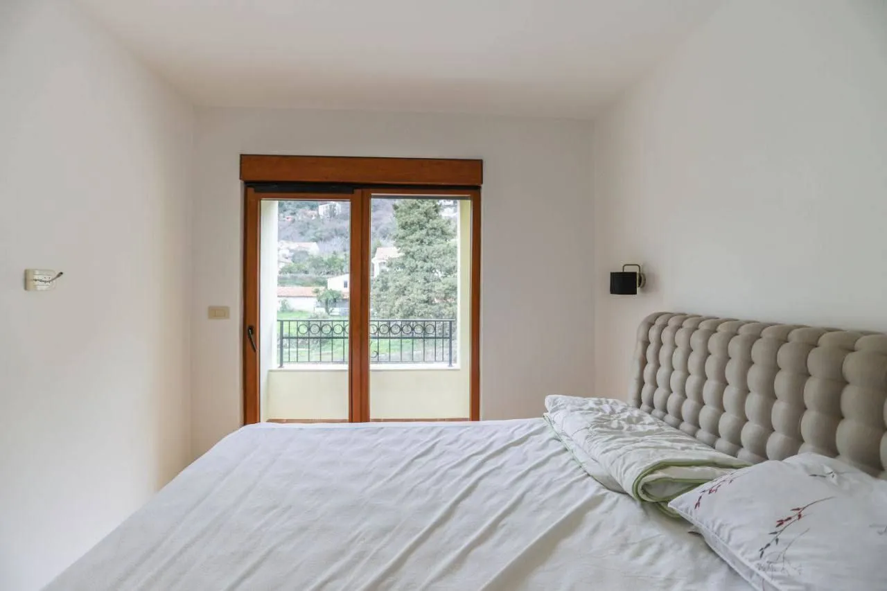 Sale, one bedroom apartment, 65m², Podmaine, Budva
