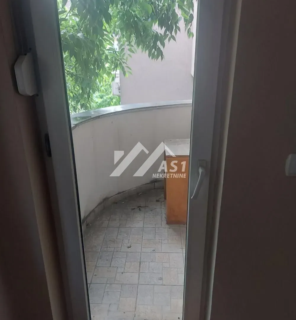 Izdavanje, jednosoban stan, 30m², Centar, Novi Sad