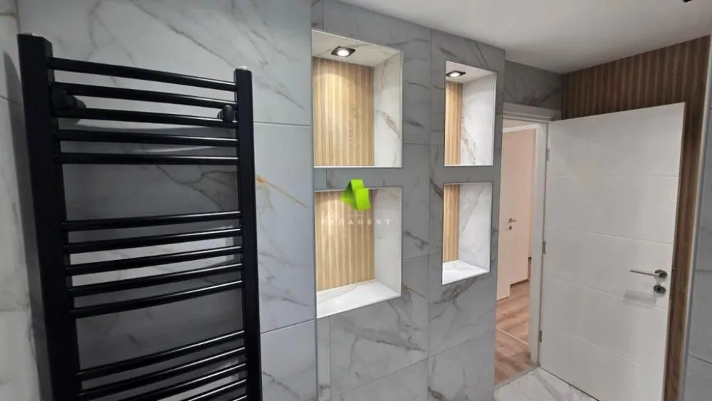 Prodaja, trosoban stan, 89m², Medijana, Niš