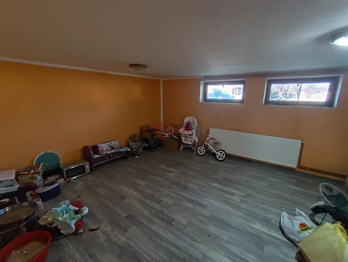 Prodaja, kuća, 441m², Novi Žednik, Subotica