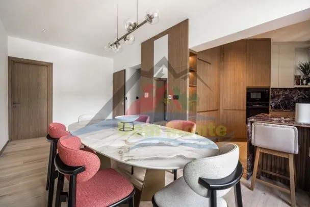 Izdavanje, jednosoban stan, 80m², Centar, Tivat