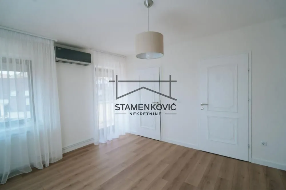 Prodaja, trosoban stan, 74m², Petrovaradin, Novi Sad