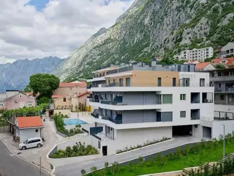 Sale, two bedroom apartment, 51m², Dobrota, Kotor - image 12
