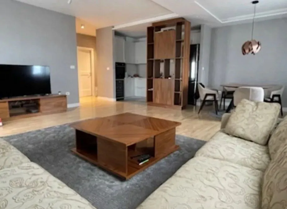 Izdavanje, trosoban stan, 105m², Zagorič, Podgorica