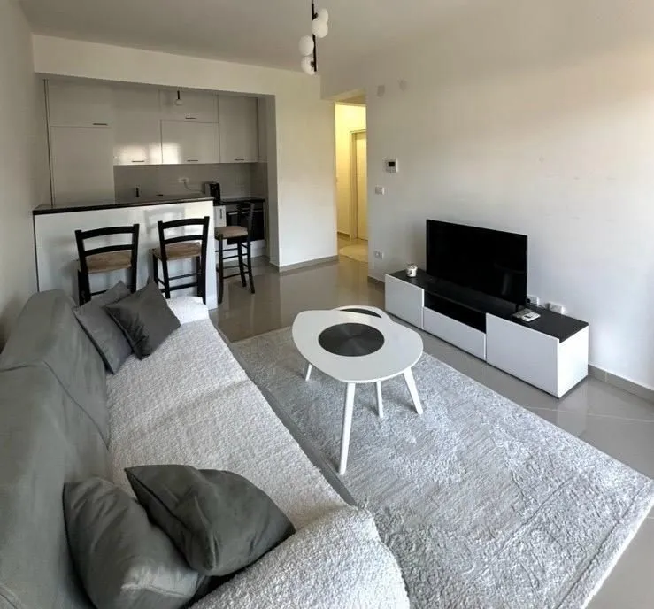 Rent, studio apartment, 33m², Centar, Bar