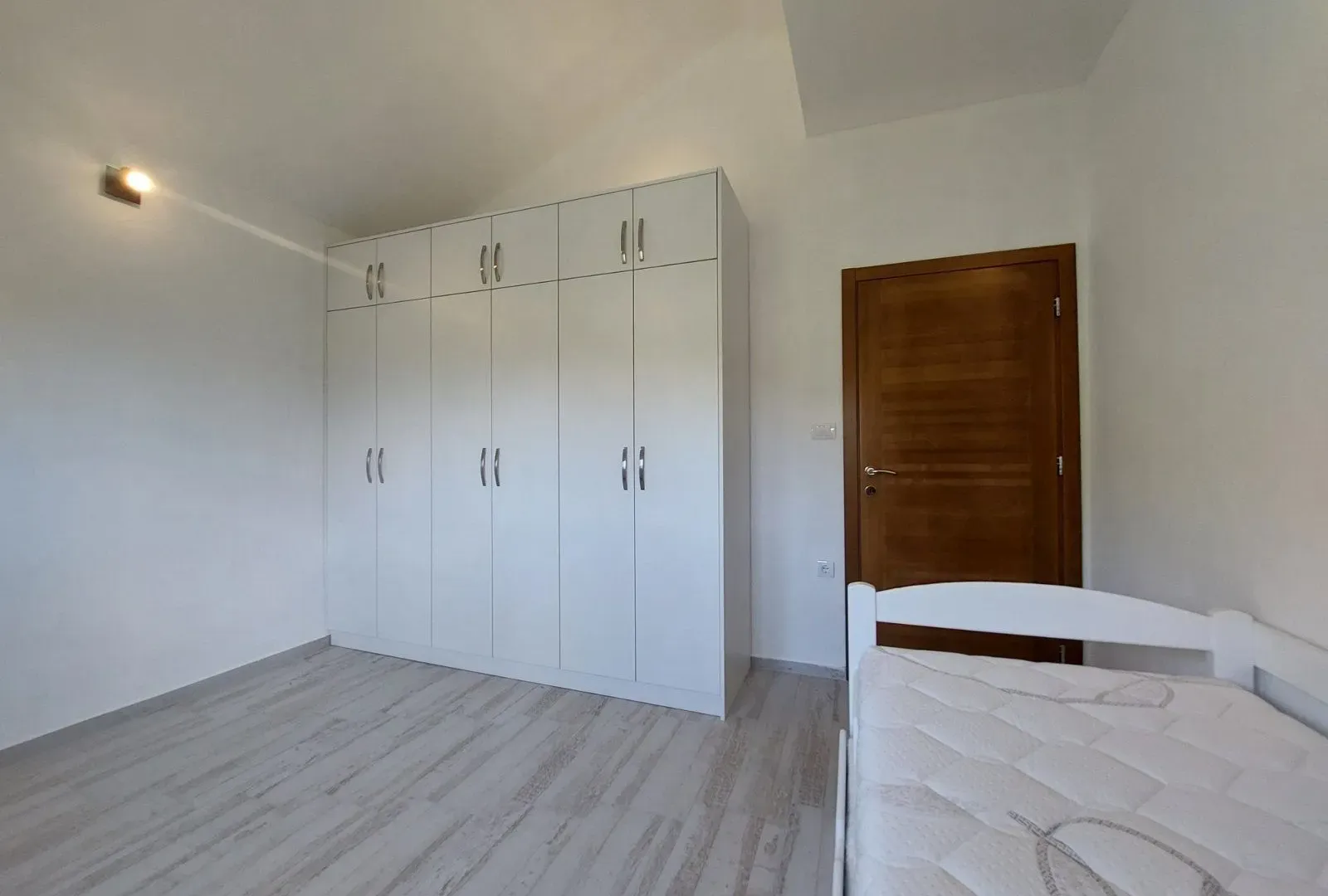 Rent, two bedroom apartment, 100m², Radanovići, Kotor
