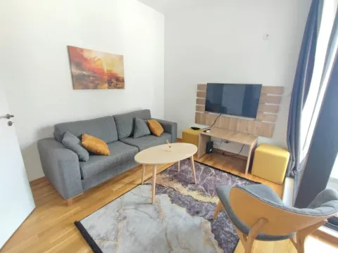 Izdavanje, jednosoban stan, 41m2, Donja Lastva, Tivat Izdavanje, jednosoban stan, 41m2, Donja Lastva, Tivat