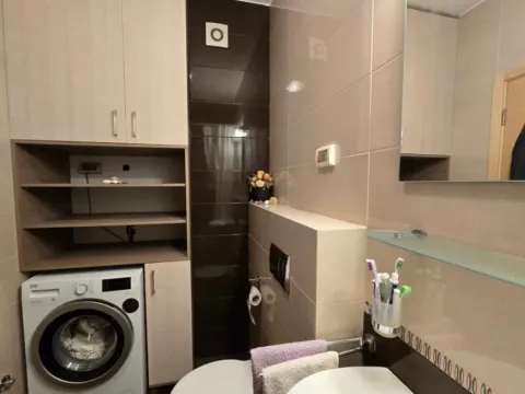 Izdavanje, jednosoban stan, 46m², Blok 6, Podgorica - image 7