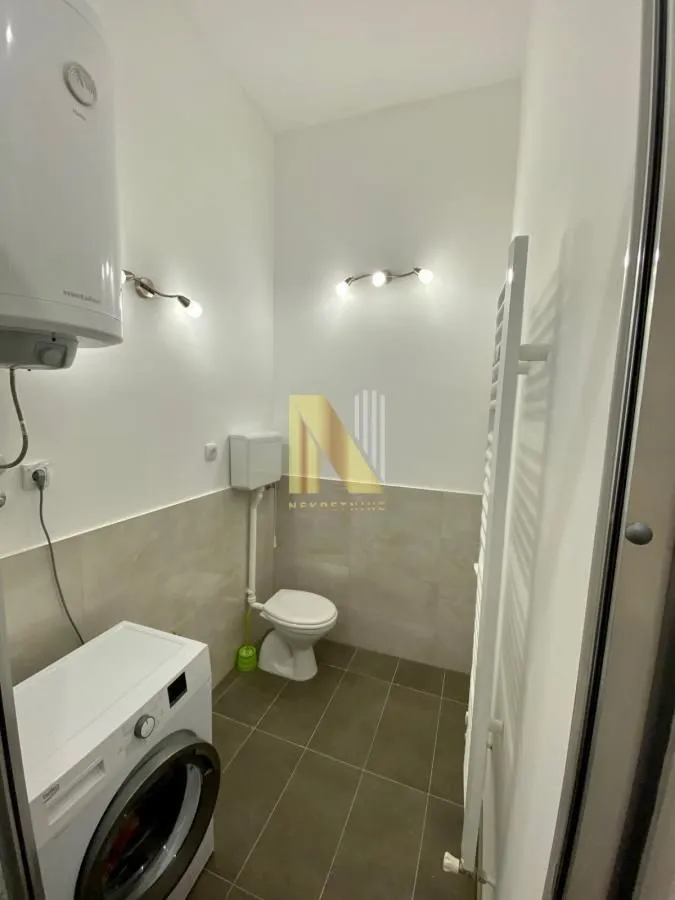 Prodaja, kuća, 199m², Socijalno, Novi Sad Sve Podlokacije