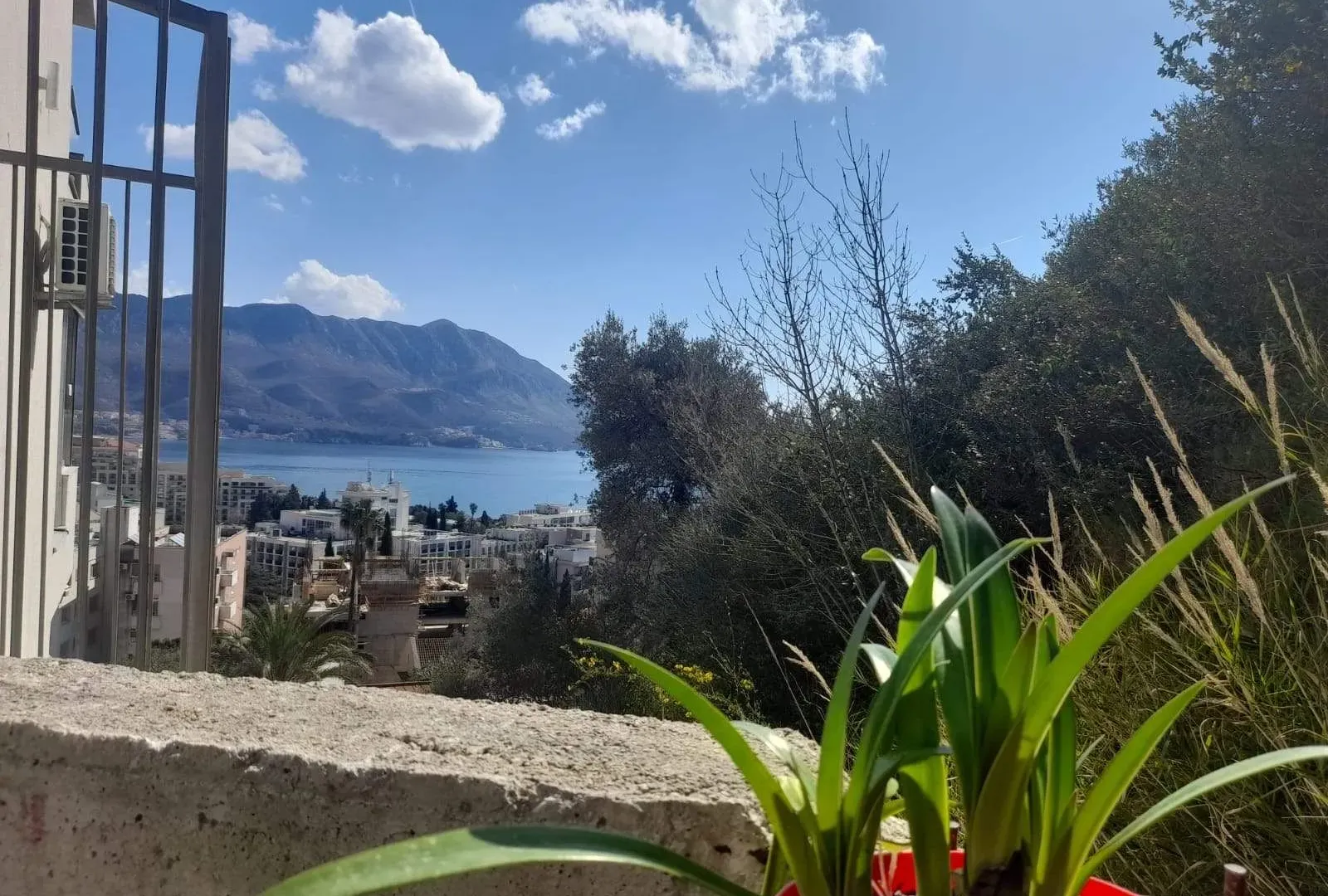 Rent, one bedroom apartment, 59m², Boreti, Budva