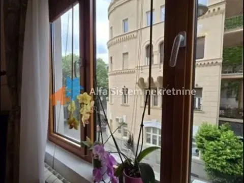 Izdavanje, trosoban stan, 86m², Kalenić Pijaca, Vračar Sve Podlokacije - image 8