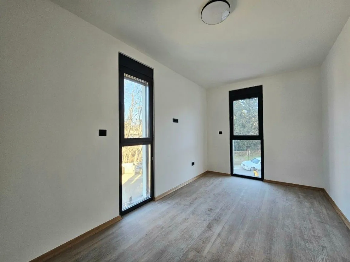 Prodaja, dvosoban stan, 71m², Vezirov Most, Podgorica