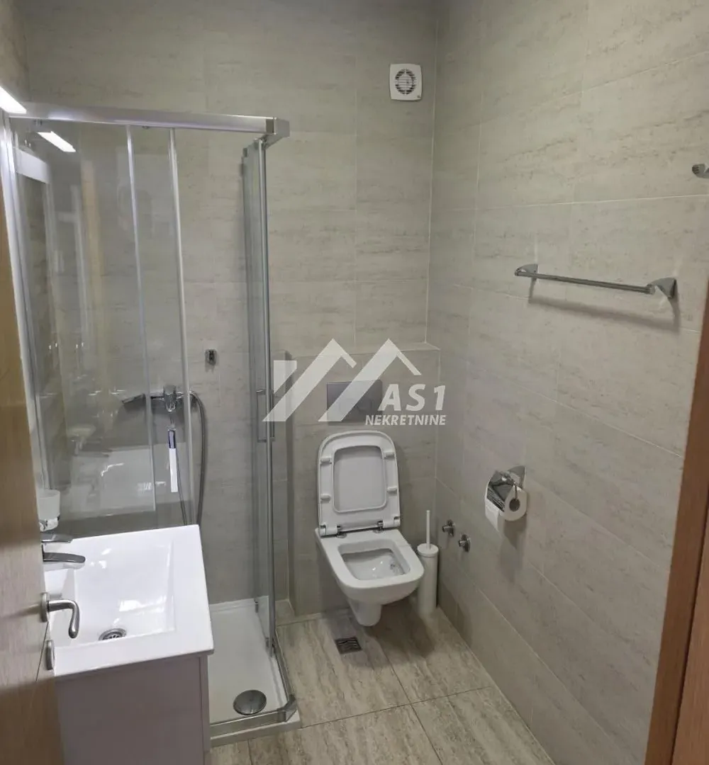 Izdavanje, jednosoban stan, 40m², Sajam, Novi Sad Sve Podlokacije