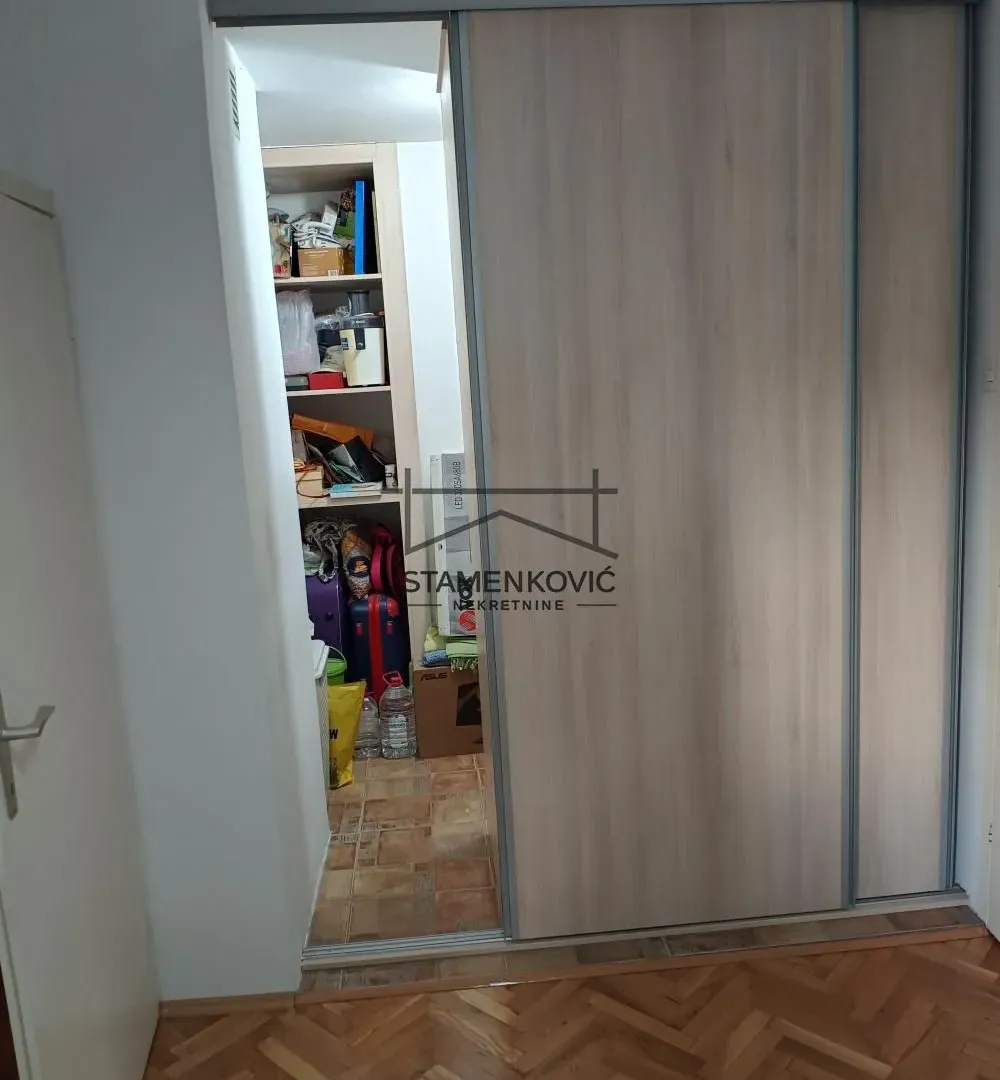 Prodaja, dvosoban stan, 58m², Bulevar Oslobodjenja, Novi Sad Sve Podlokacije