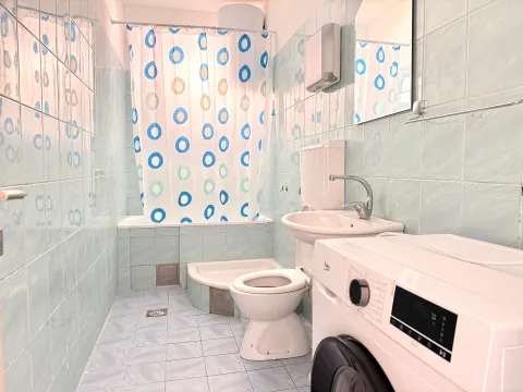 Izdavanje, kuća, 70m², Centar, Ulcinj - image 5