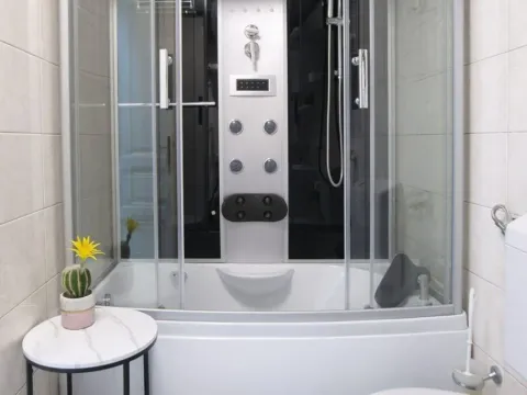 Sale, three bedroom apartment, 90m², Sveti Stefan, Budva - image 13