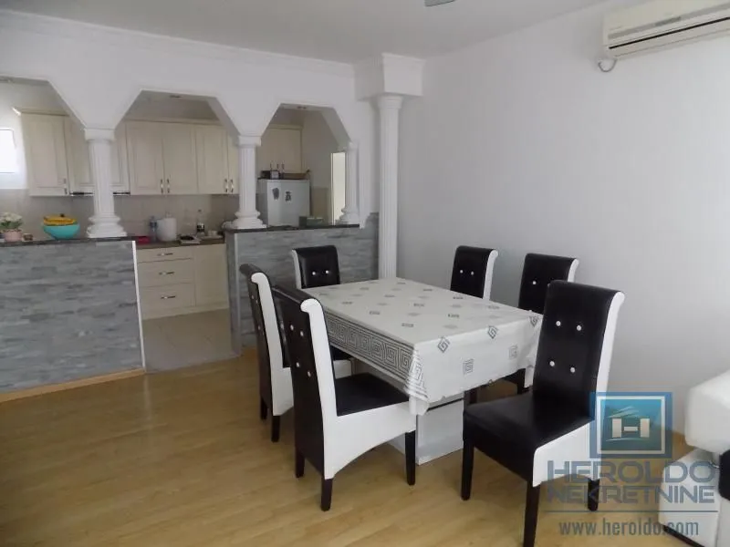 Sale, house, 230m², Centar, Paraćin